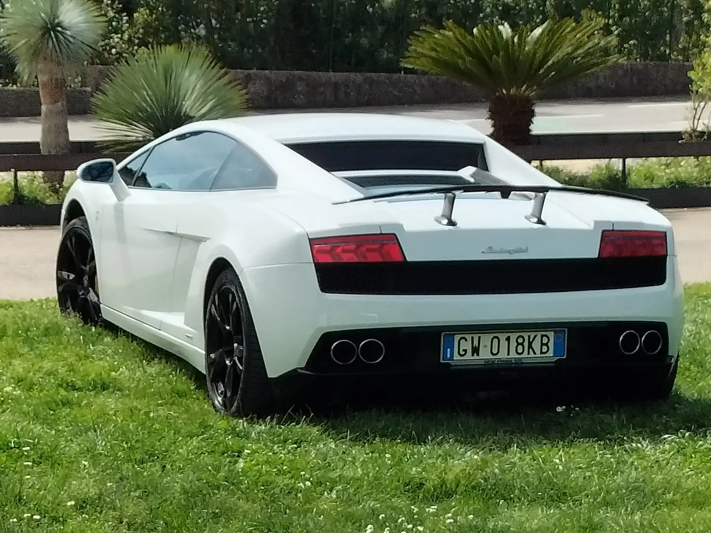 Lamborghini Gallardo Gallardo Coupe Coupe 5.2 LP 560-4 e-gear Blanc - 2