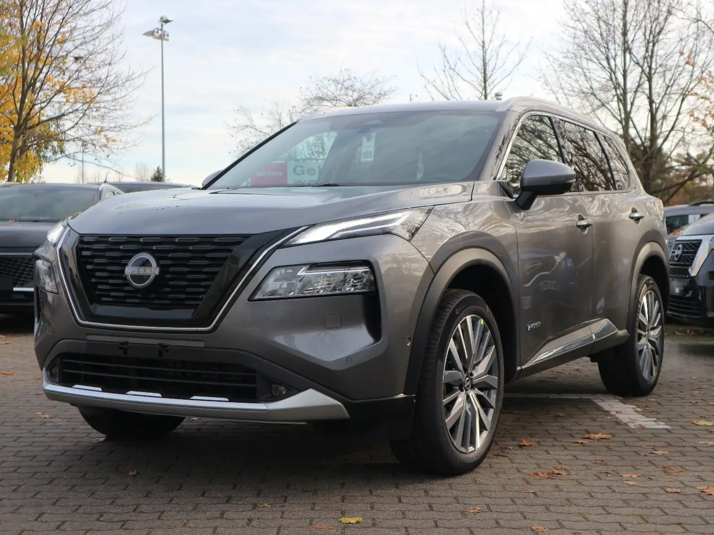 Nissan X-Trail TEKNA 1.5 VC-T MHEV 4x2 WKR inkl Grau - 2