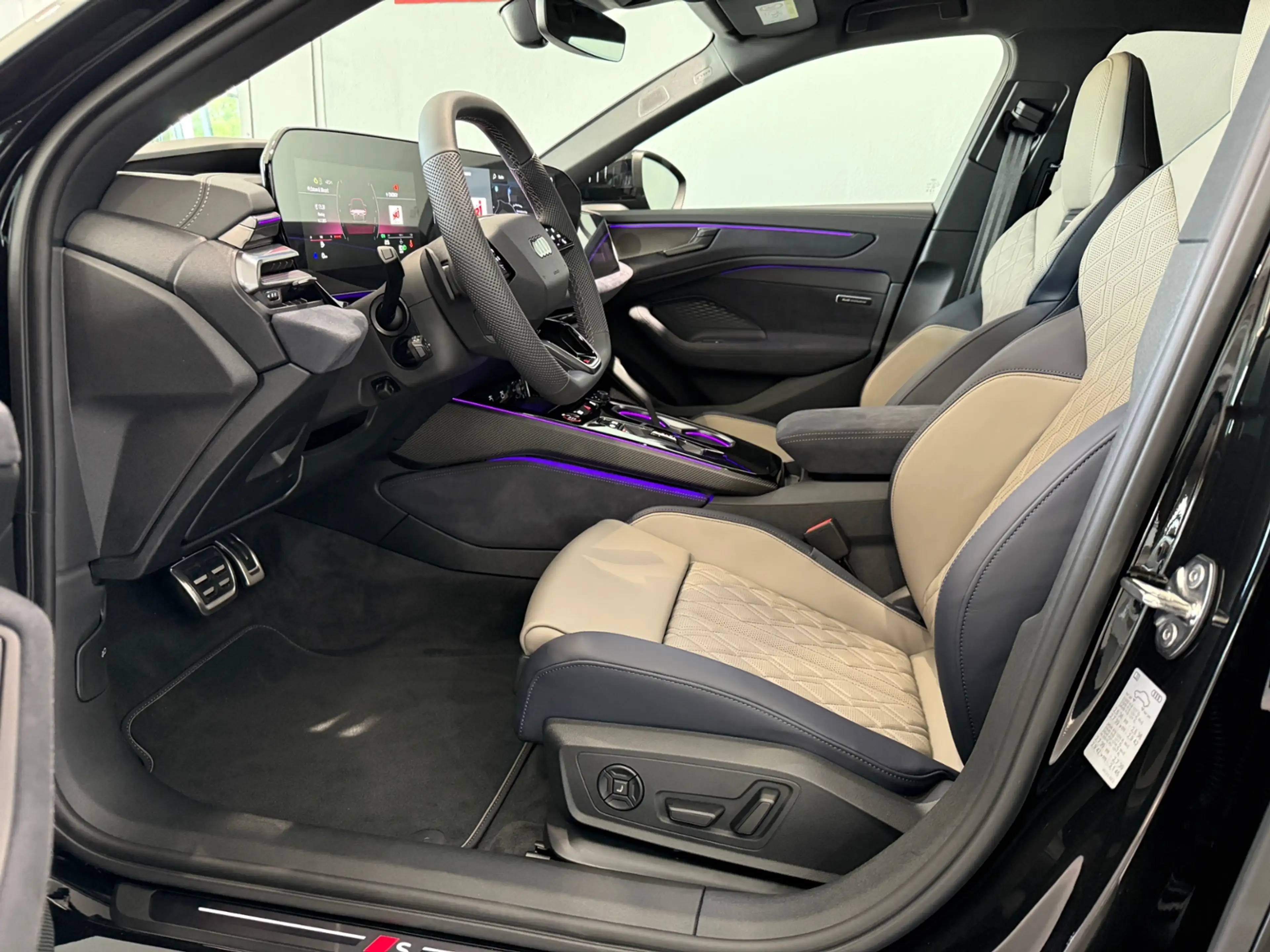 Audi A6 Limousine 3.0TFSI quattro NeuesModell PanoDach — photo 13