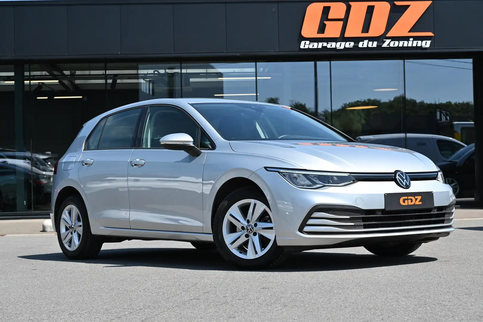 Volkswagen Golf 1.0 eTSI 110 Life Business DSG Gris - 1