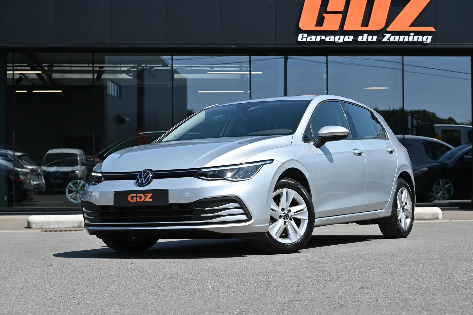 Volkswagen Golf 1.0 eTSI 110 Life Business DSG Gris - 2