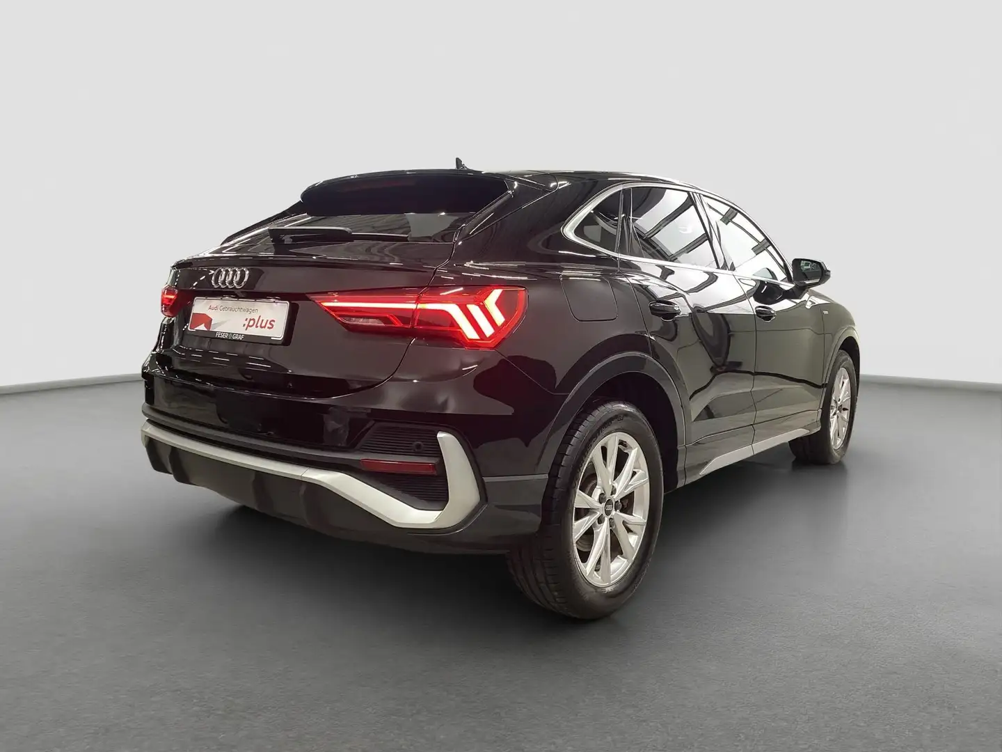 Audi Q3 Sportback S line 45 TFSI e AHK LED Keyless Rfk Nav Schwarz - 2