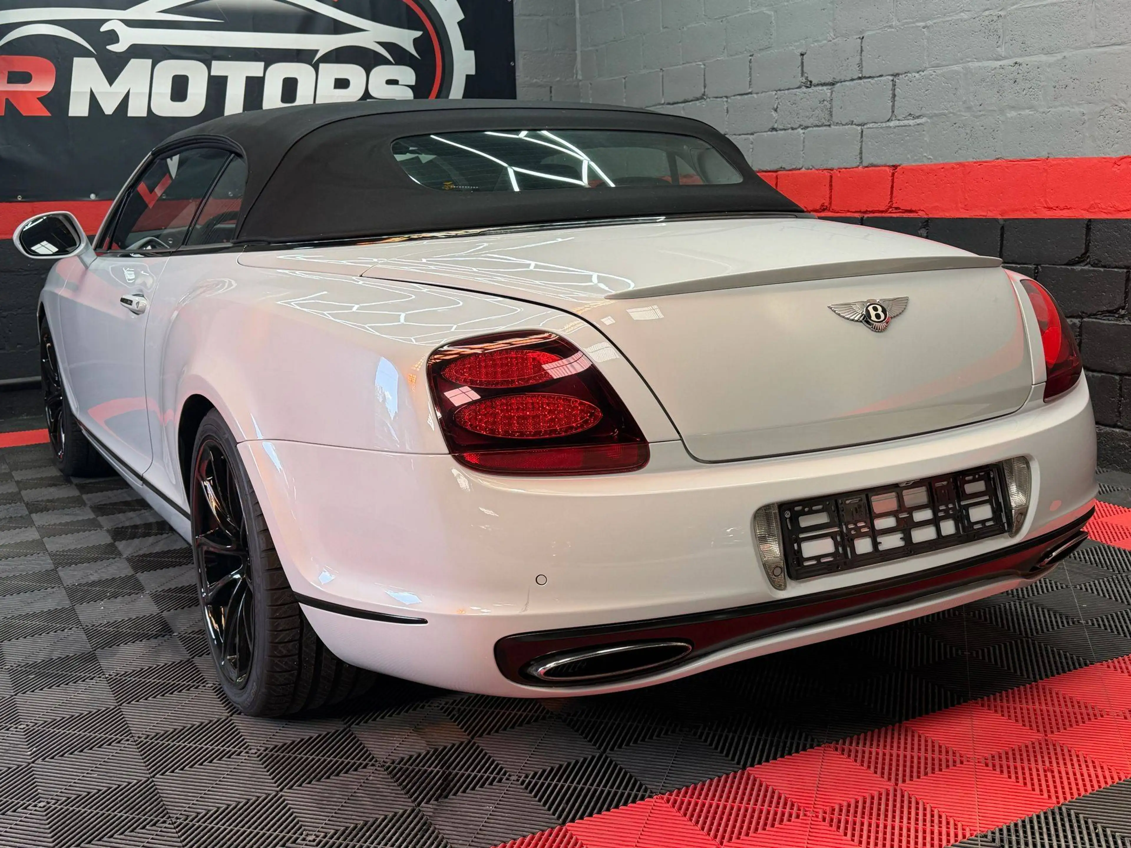 Bentley Continental GTC — photo 7