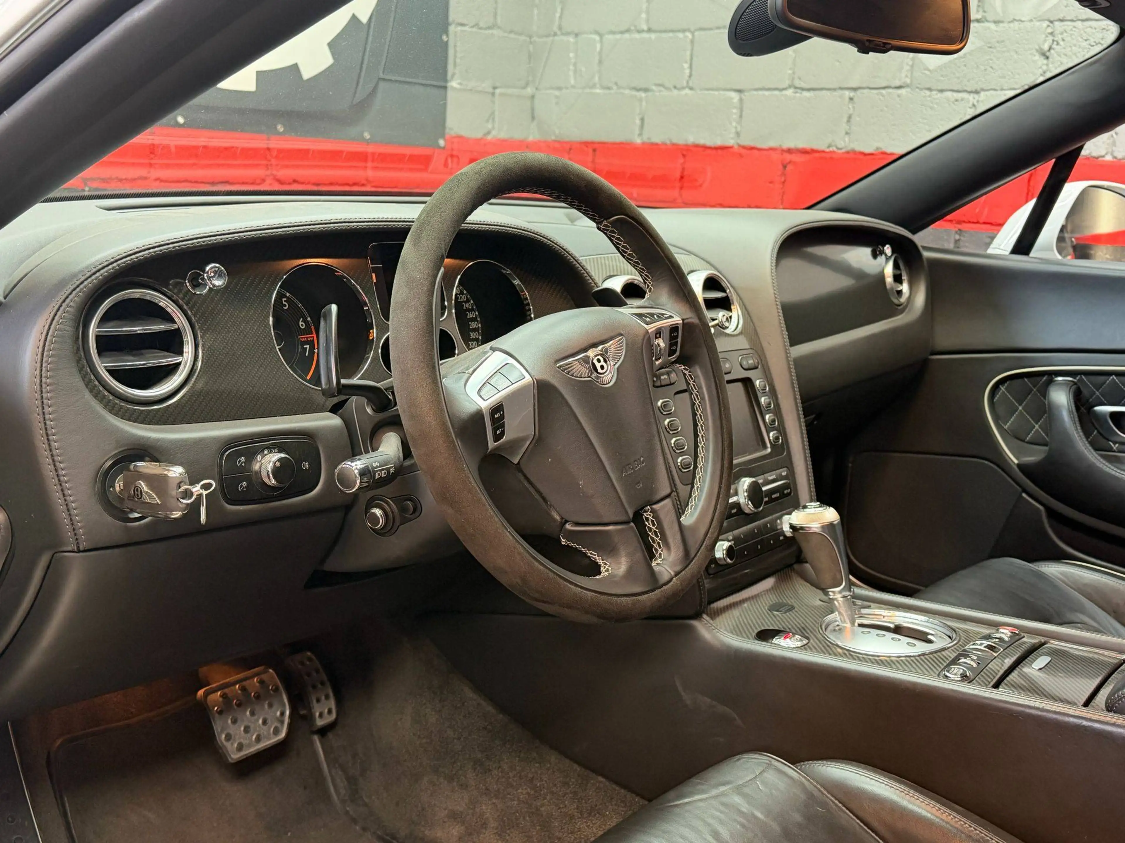 Bentley Continental GTC — photo 12
