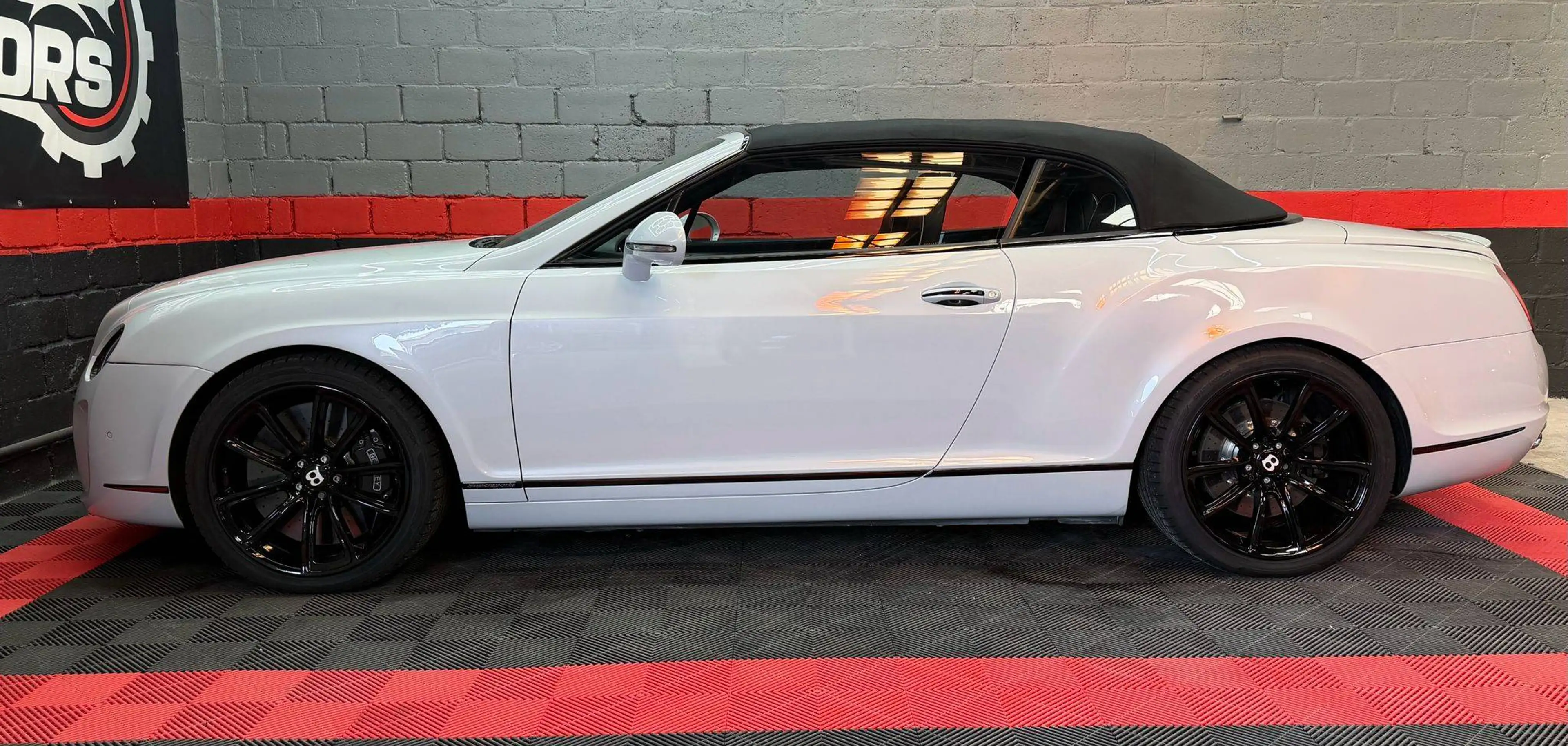 Bentley Continental GTC — photo 5