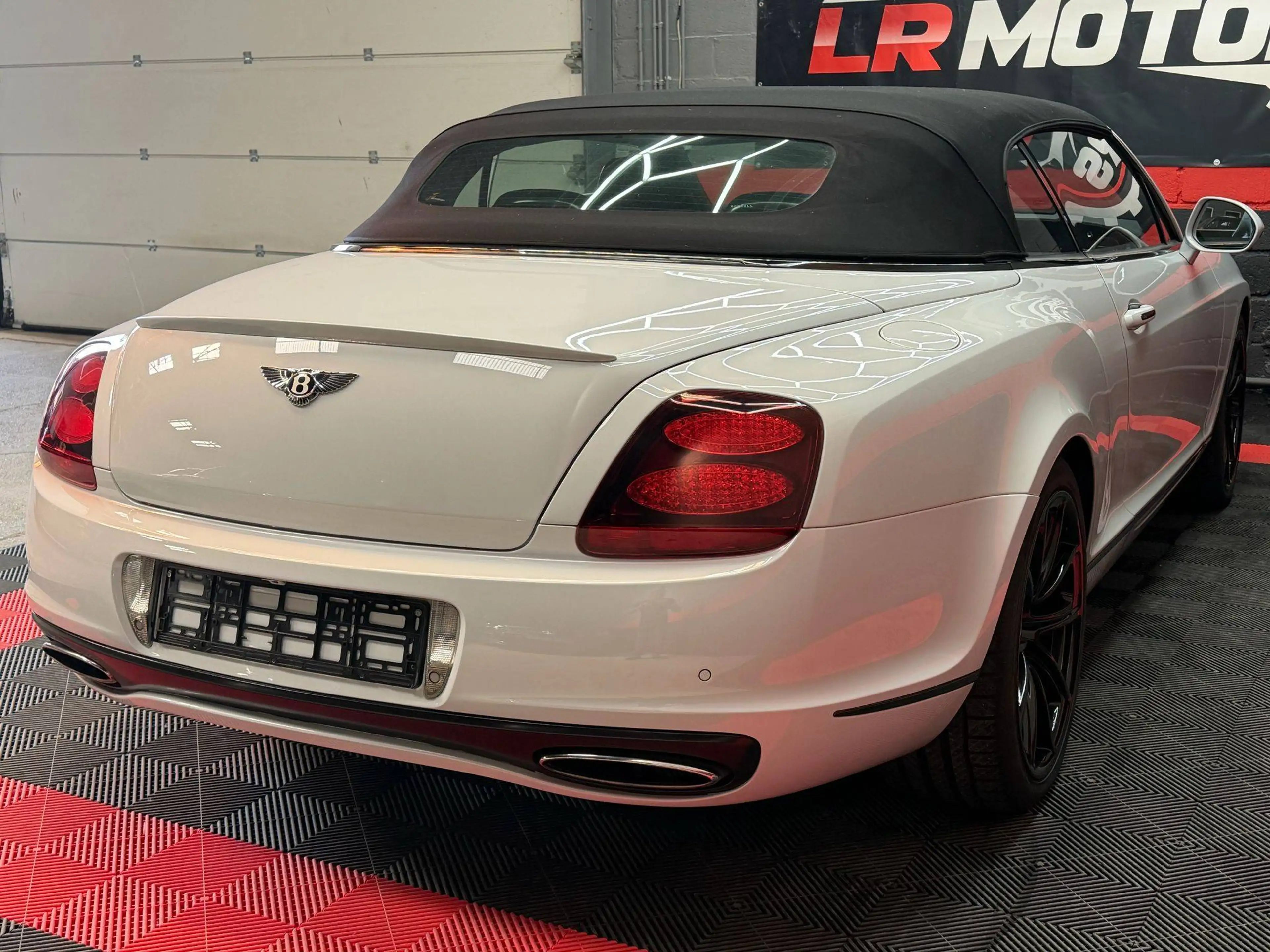 Bentley Continental GTC — photo 9