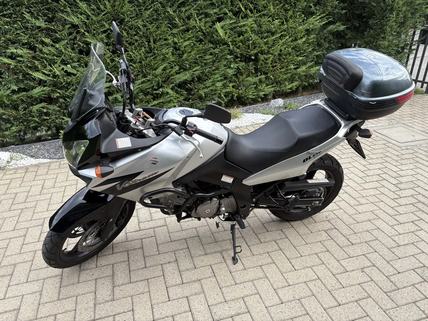 Suzuki V-Strom 650 - 1