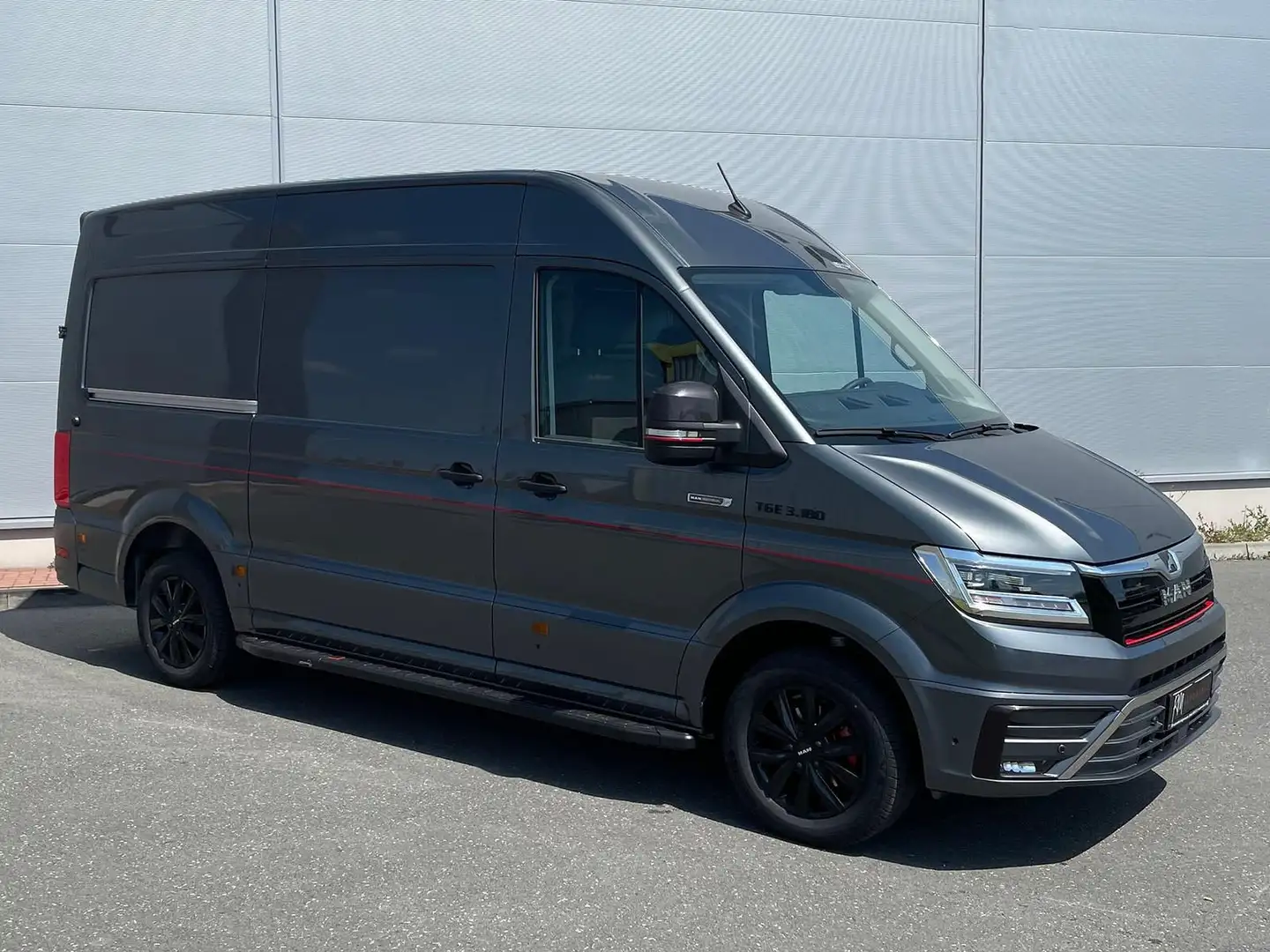 MAN TGE 3.180 L3H3 Kasten 4x4 Individual Lion S ACC Grau - 2