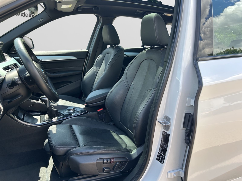 BMW X1 xDrive 25 d M Sport / 1.Hand / LED / PANO — photo 11
