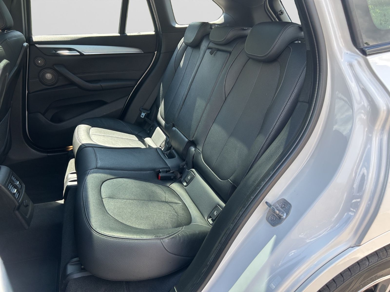 BMW X1 xDrive 25 d M Sport / 1.Hand / LED / PANO — photo 13