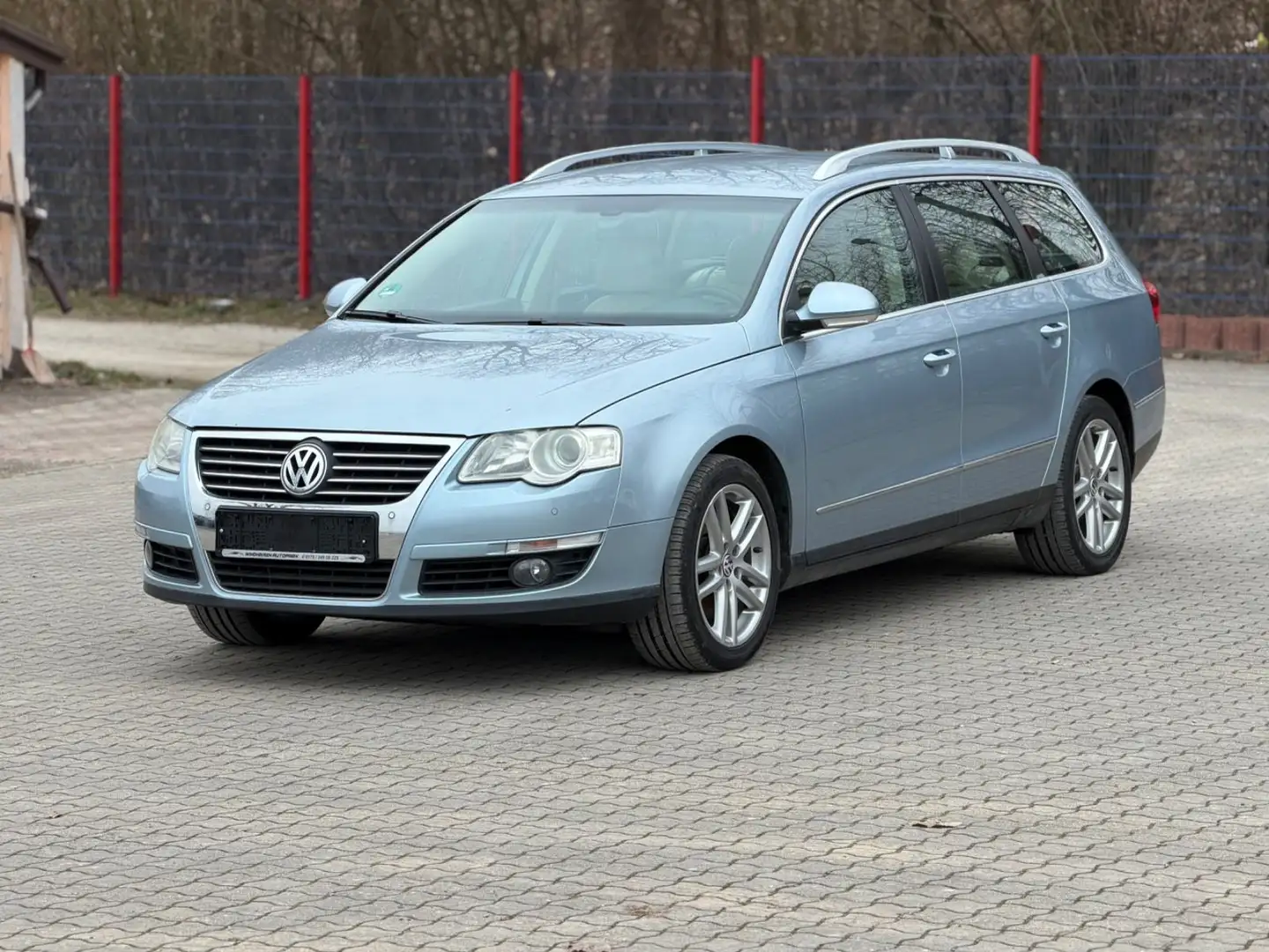 Volkswagen Passat Variant 2.0 TDI * 1 HAND *EURO5 *LEDER Silber - 1