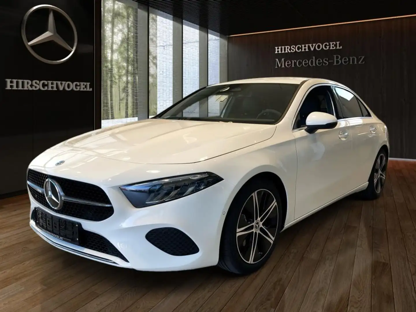 Mercedes-Benz A 200 Limo Progressive Line+AHK+DISTRON+KEYLESS Weiß - 2