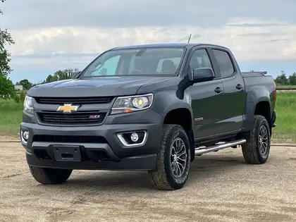 Gray 2017 Chevrolet Colorado Z71 Crew Cab 4WD Pickup Truck Four-Wheel Drive 6-Speed Automatic