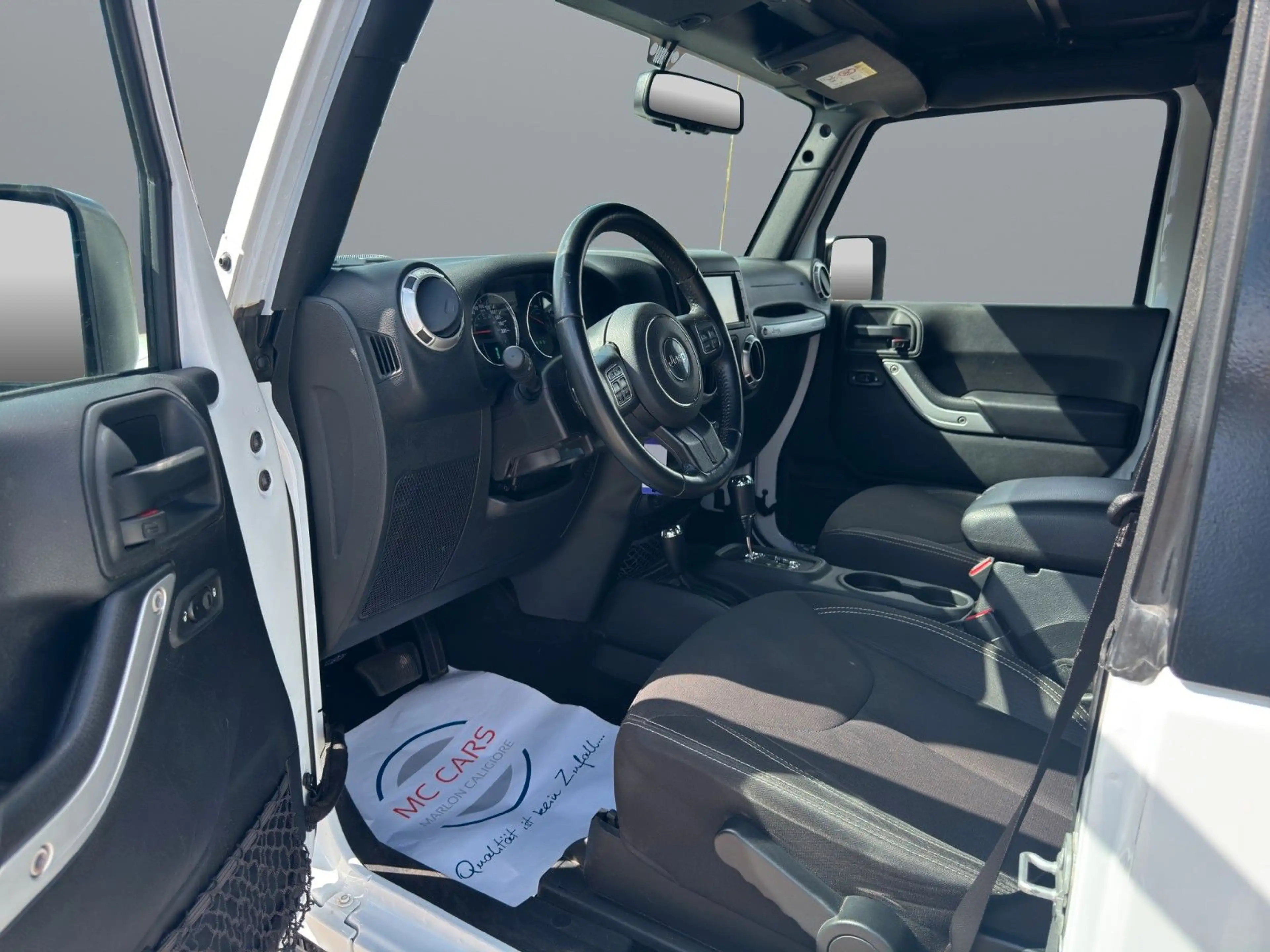 Jeep Wrangler Unlimited Sahara aus 1.Hand — photo 9