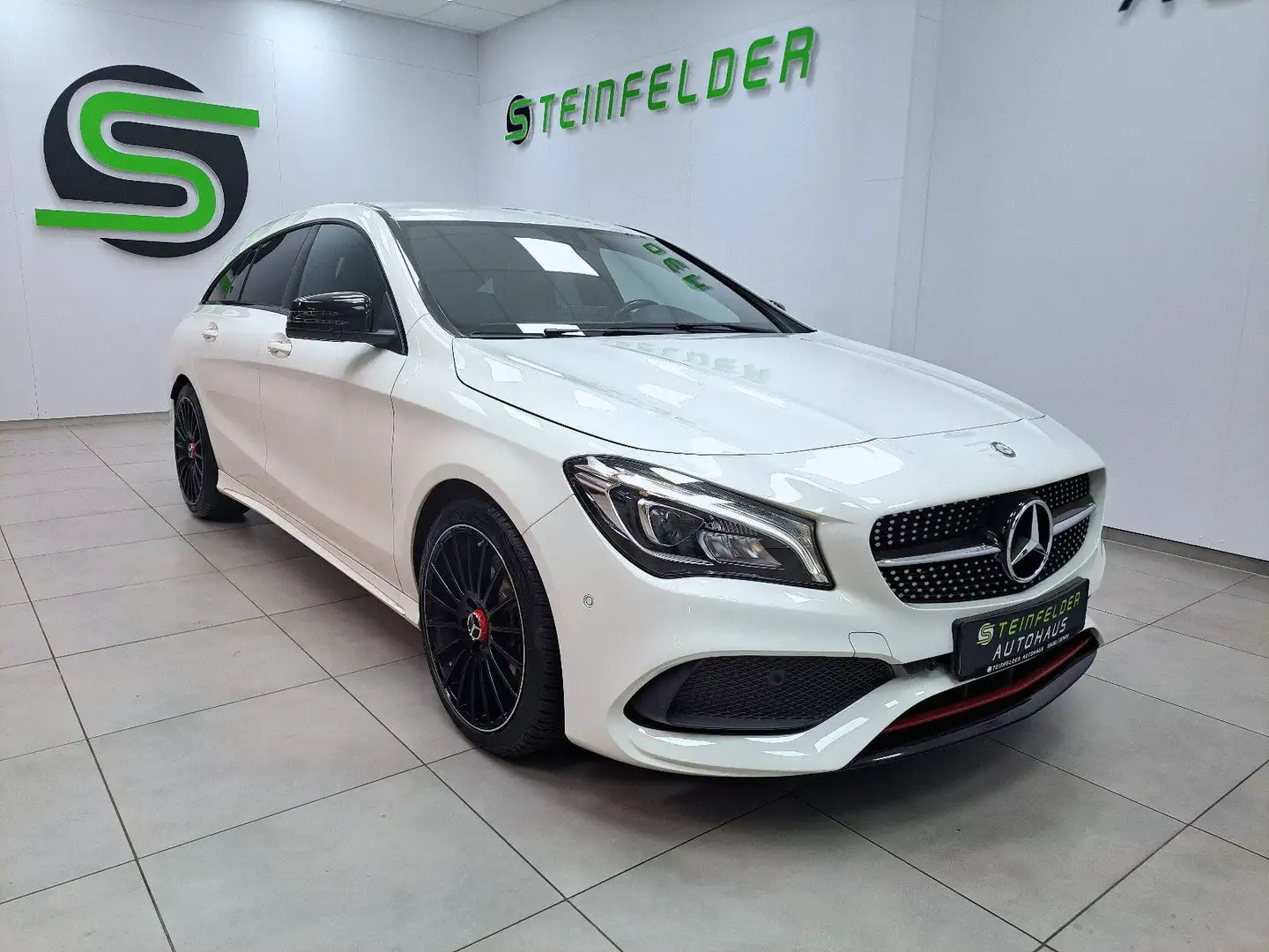 Mercedes-Benz CLA 250 CLA 250 4Matic Shooting Brake AMG / LED / Weiß - 1