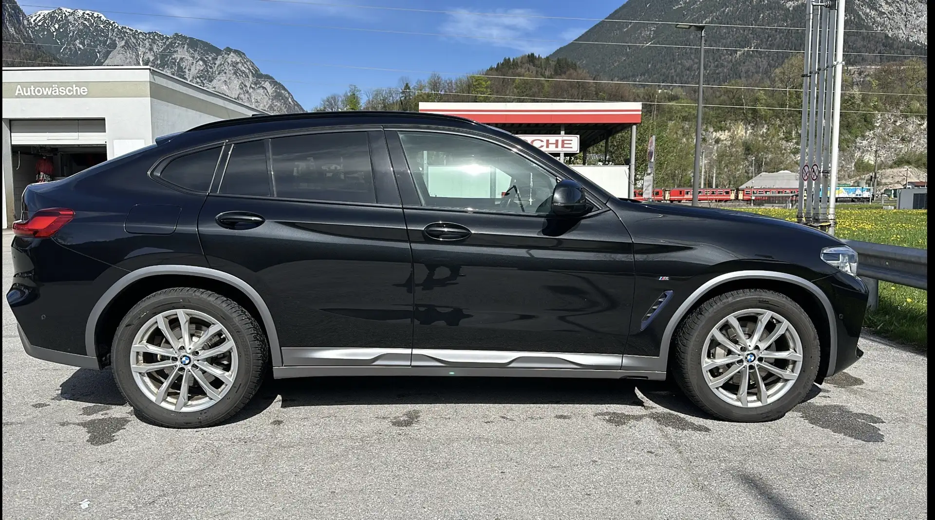 BMW X4 xDrive 25d Modell M-Sport X Schwarz - 2
