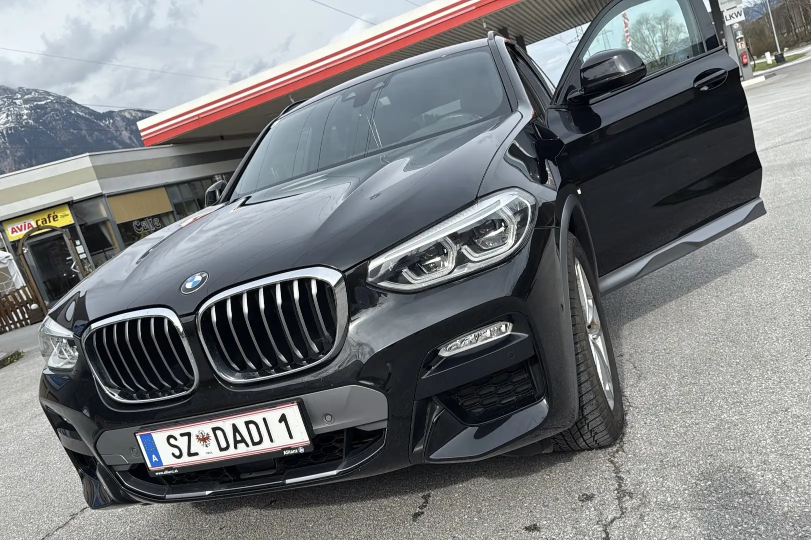 BMW X4 xDrive 25d Modell M-Sport X Schwarz - 1