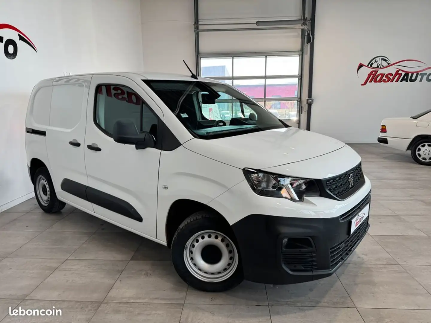 Peugeot Partner 1.6 Blue HDi 100cv-ATTELAGE-2019 Blanc - 2