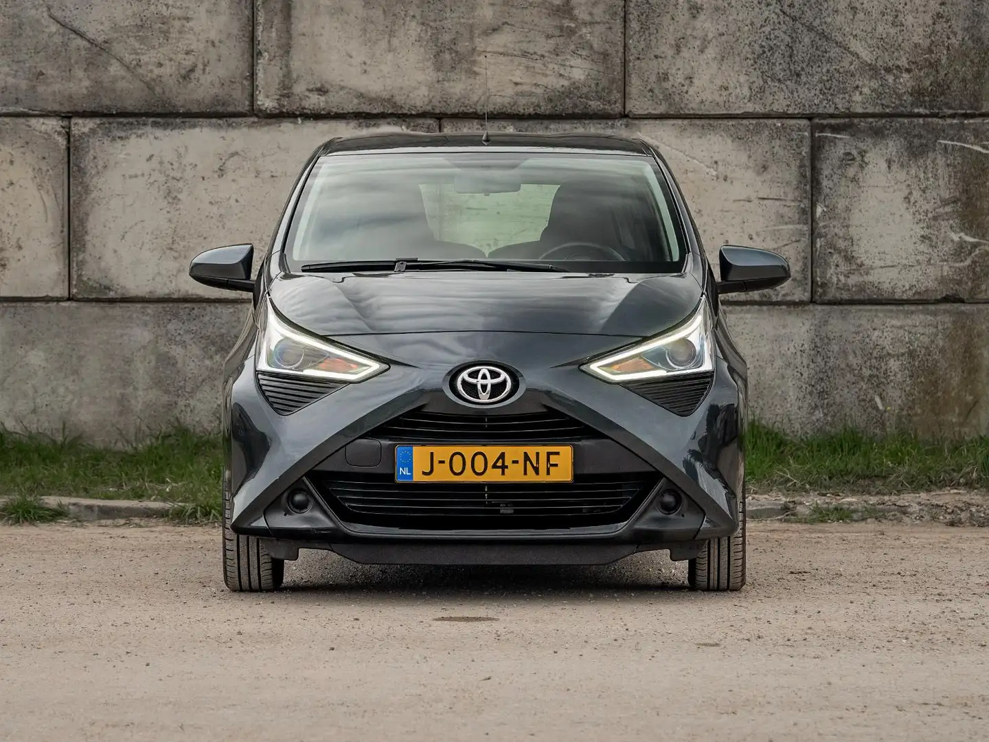 Toyota Aygo 1.0 VVT-i X-Play | 2020 | CarPlay | Camera | Airco Grijs - 2
