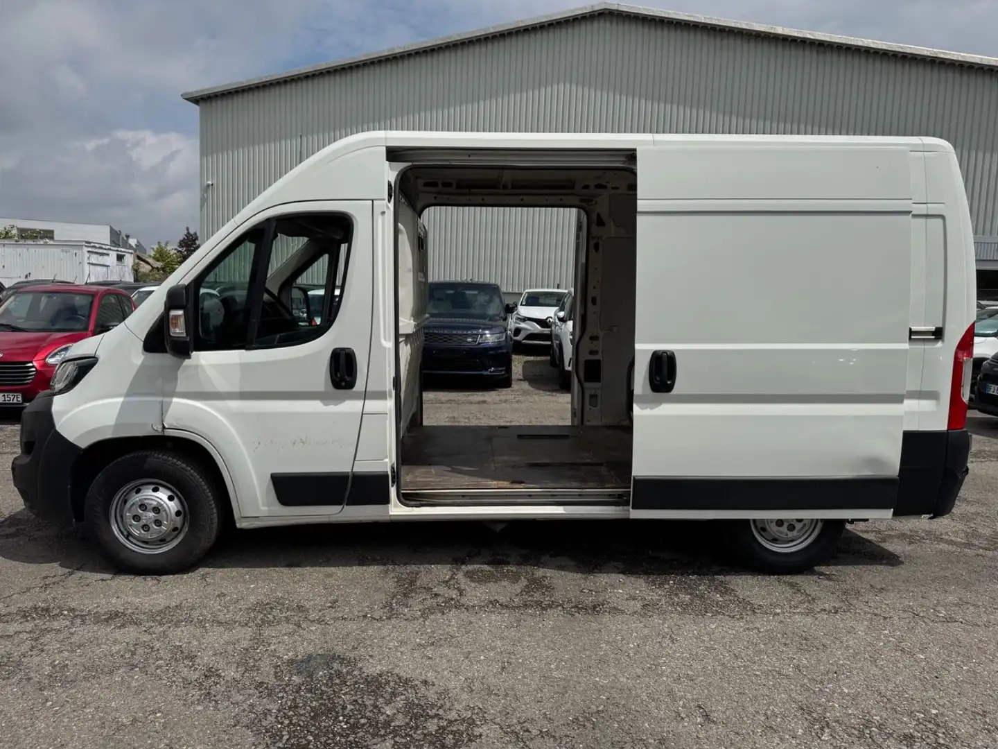 Peugeot Boxer 330 L2H2 2.2 S&S 165ps Luftfederung Navi Weiß - 1