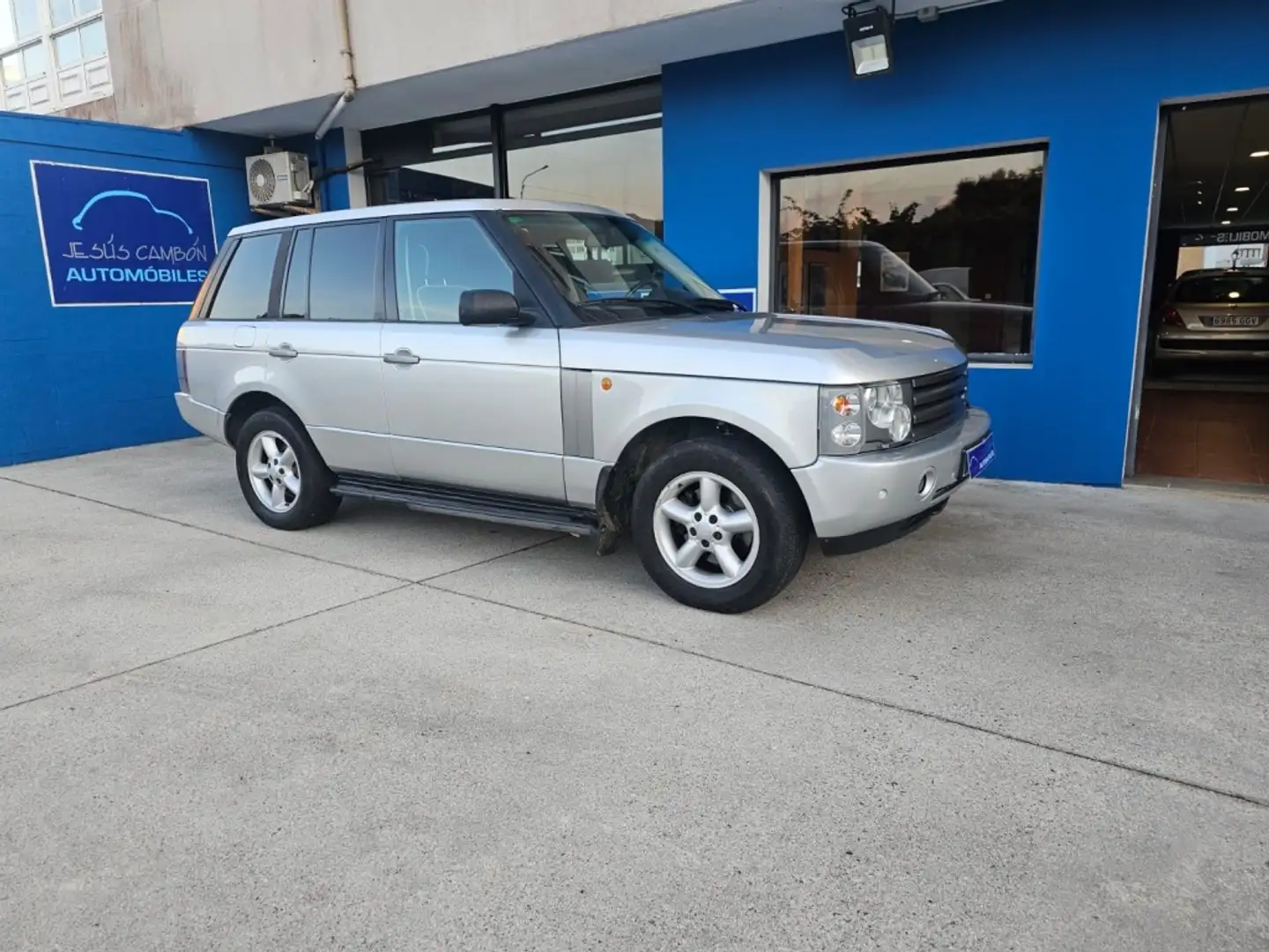 Land Rover Range Rover 3.0 Td6 SE Grau - 1