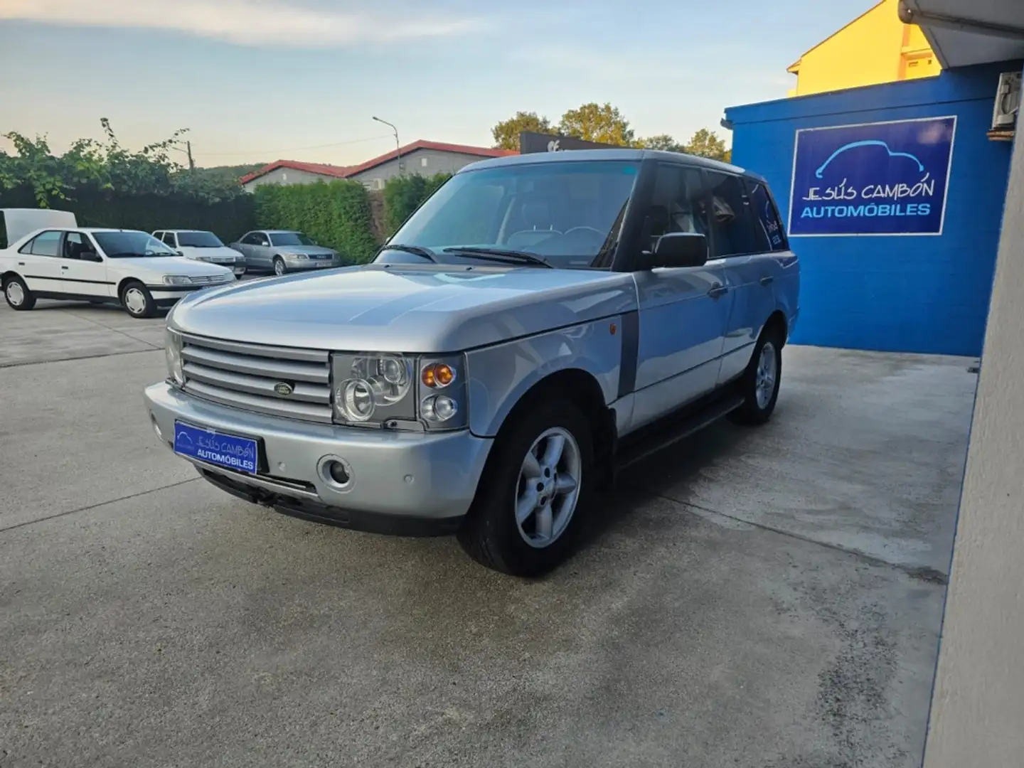 Land Rover Range Rover 3.0 Td6 SE Grau - 2