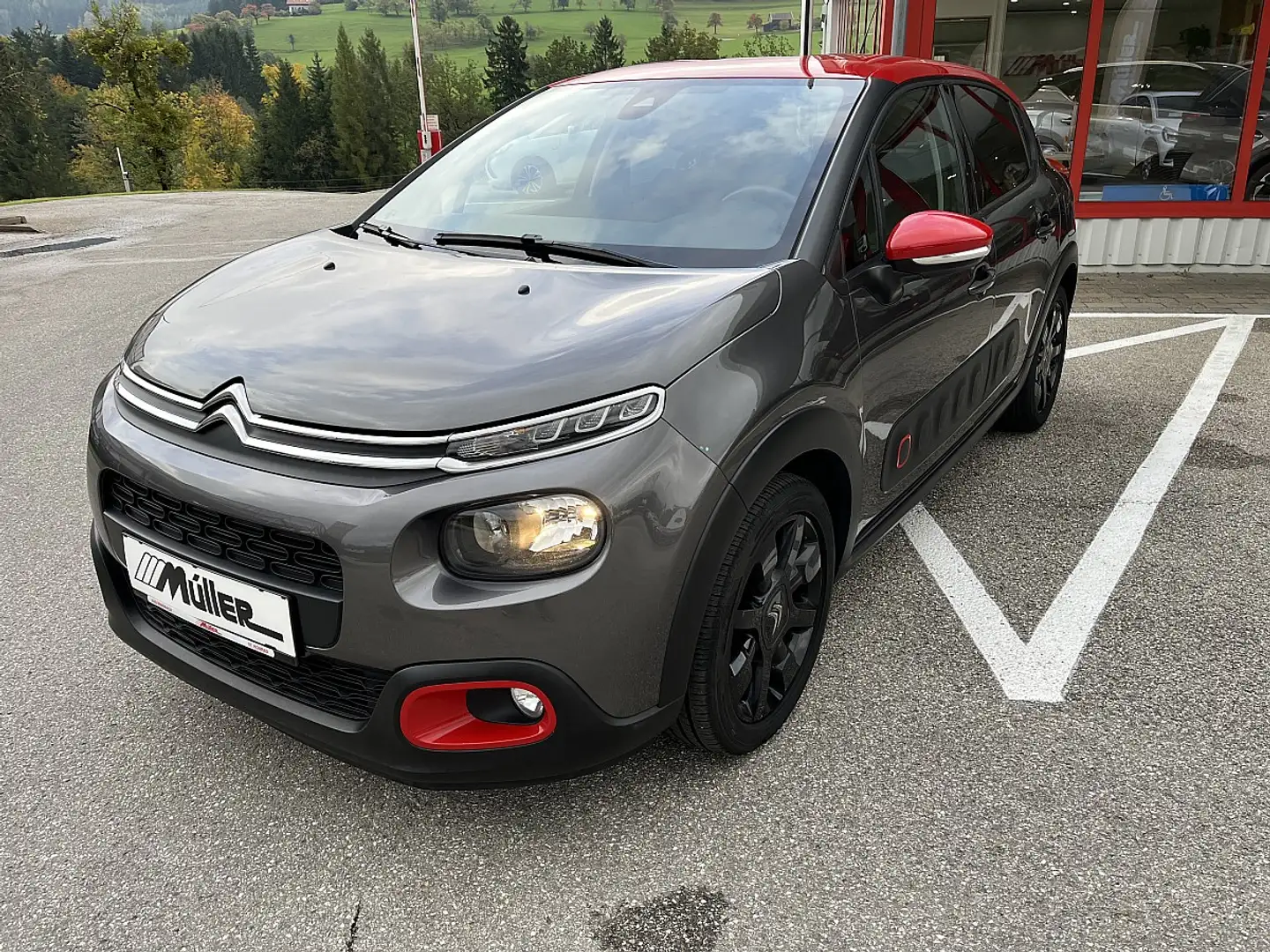 Citroen C3 PureTech 82 5-Gang-Manuell Shine Schwarz - 1