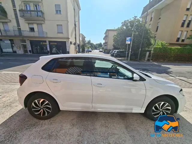 Volkswagen Polo view 5