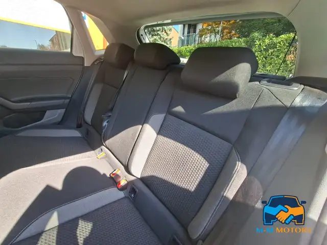Volkswagen Polo view 14