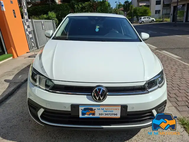 Volkswagen Polo view 2