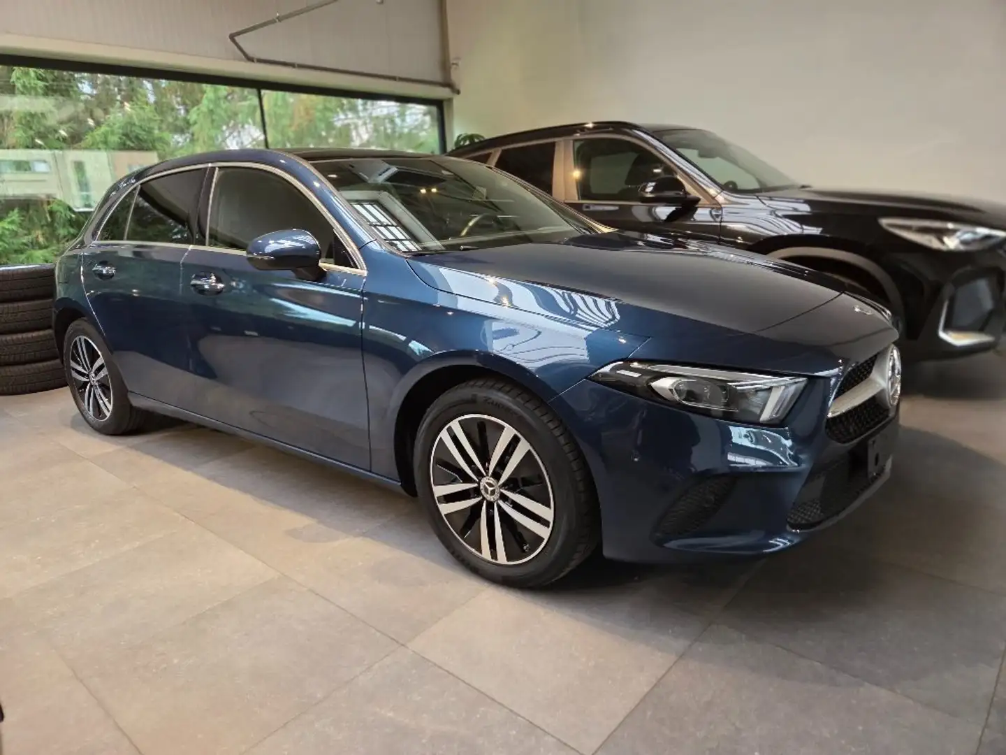 Mercedes-Benz A 250 A 250 e 8G-DCT Progressive Blau - 2