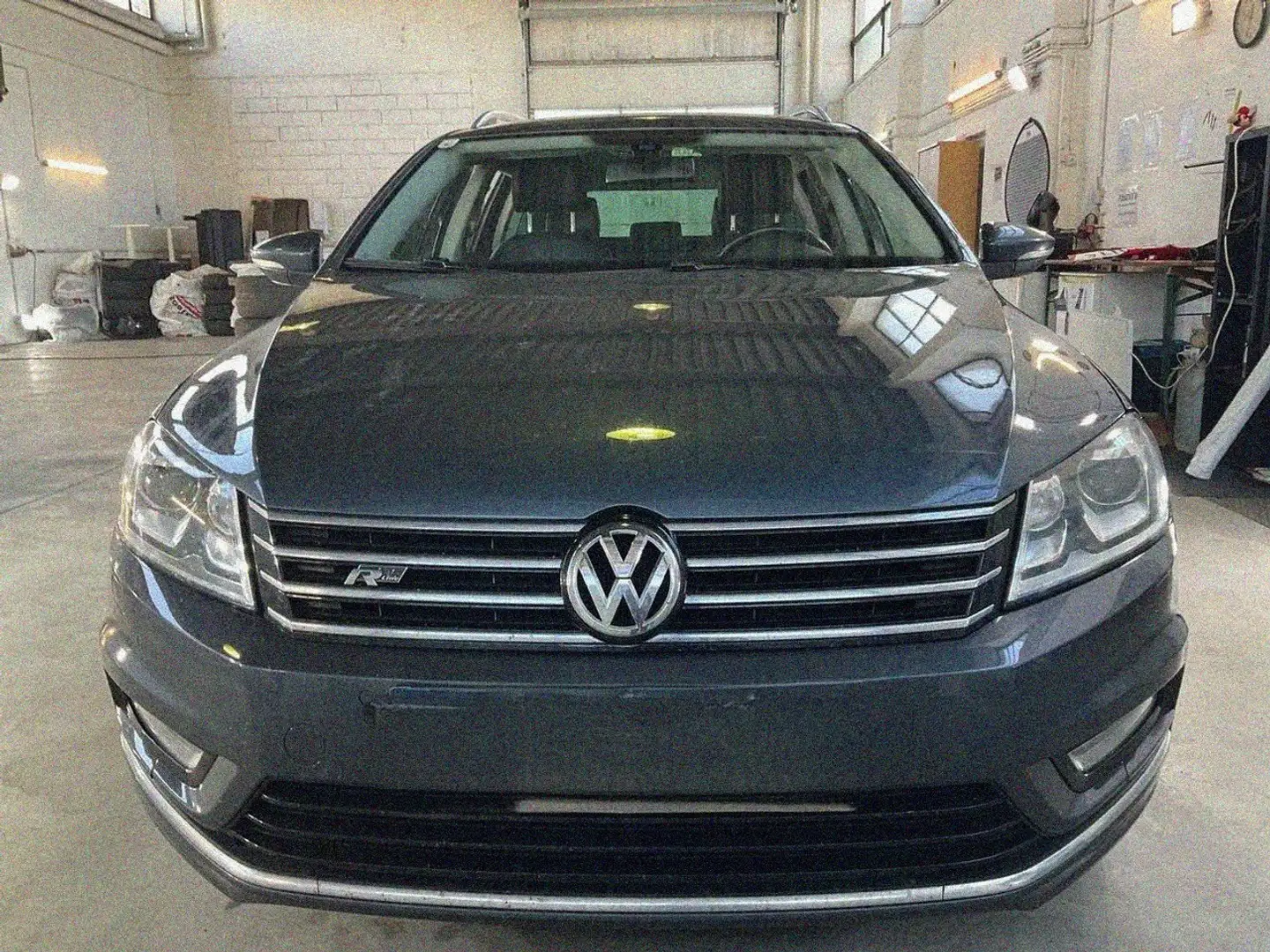 Volkswagen Passat 2.0 TDI Comfortline 4Motion BlueMotion Grau - 1