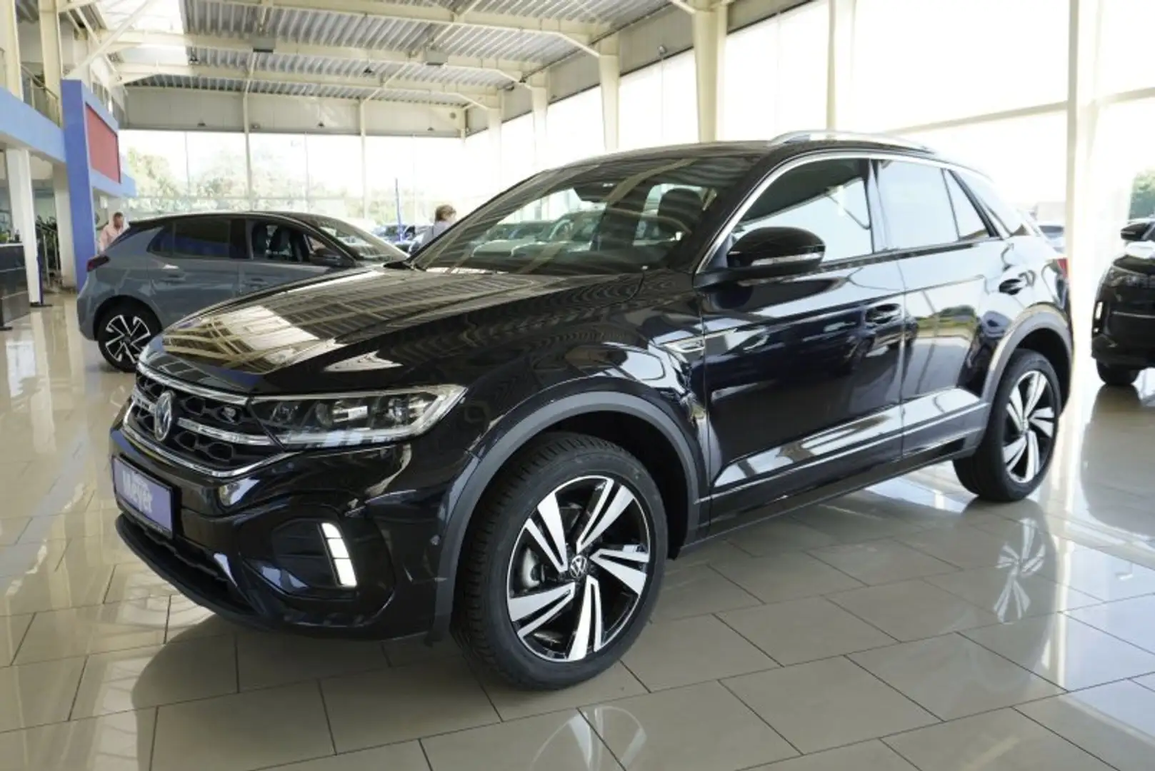 Volkswagen T-Roc R-Line 1,5TSI DSG UPE=45500 Euro       ** Black - 2