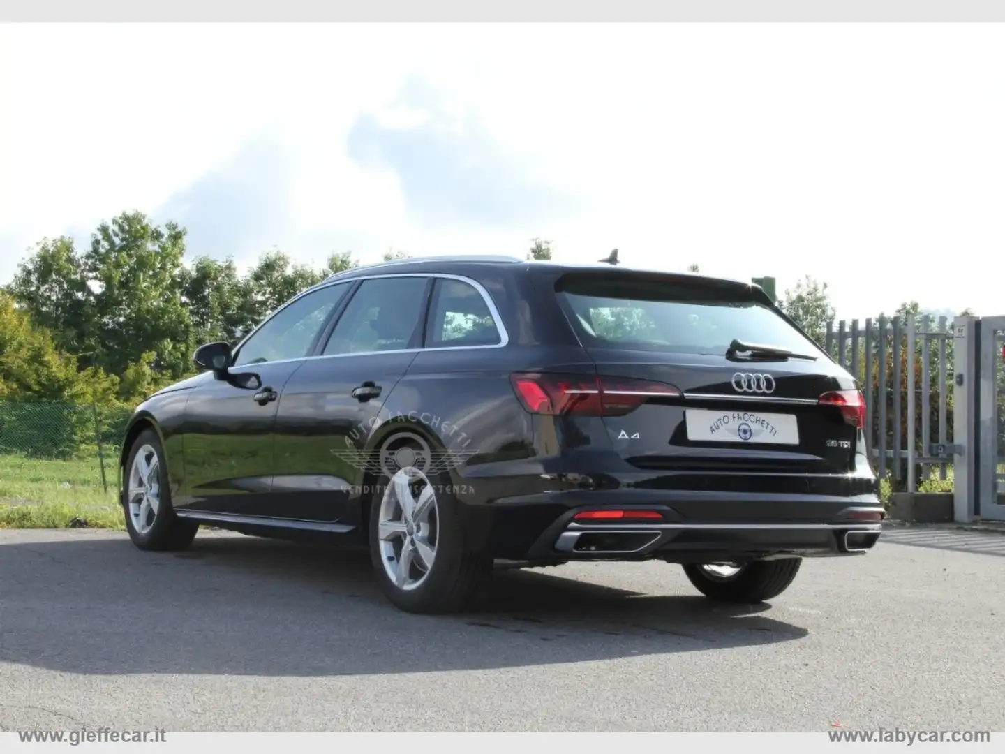 Audi A4 Avant 35 TFSI S tronic Business Adv. Zwart - 1