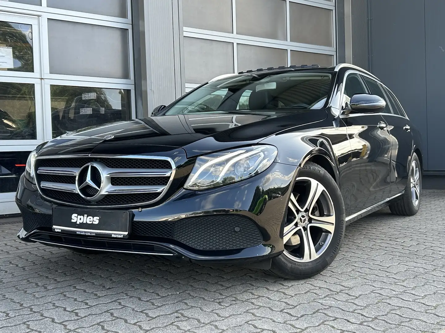 Mercedes-Benz E 200 T-Modell Avantgarde AHK LED Shz Schwarz - 2