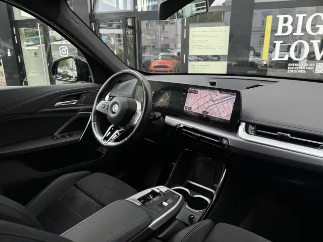 BMW X1 view 5