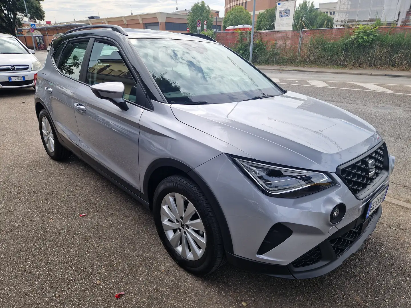 SEAT Arona Arona 1.0 ecotsi Style 110cv dsg Grigio - 2