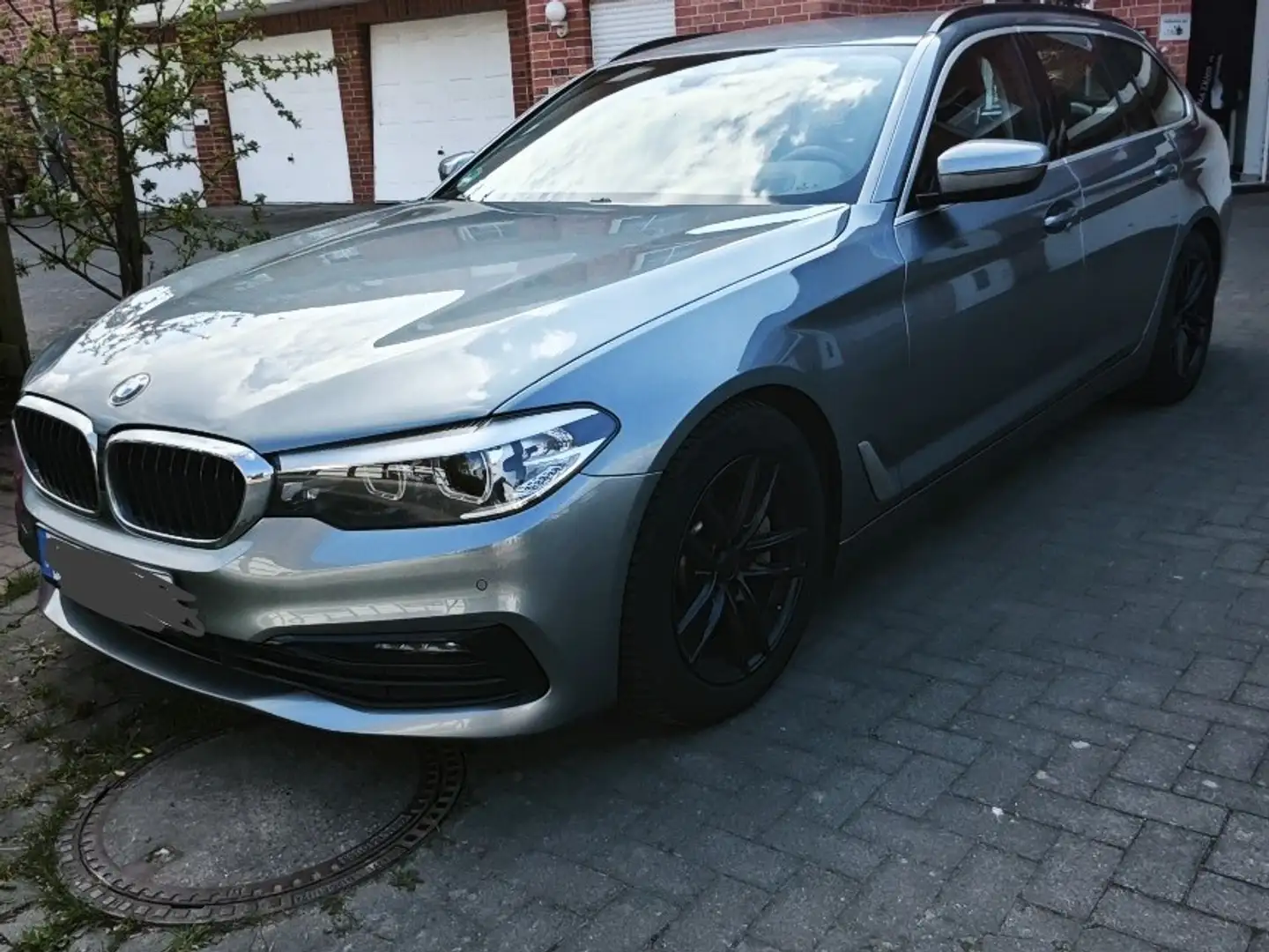 BMW 530 530d Touring Aut. Sport Line - 1