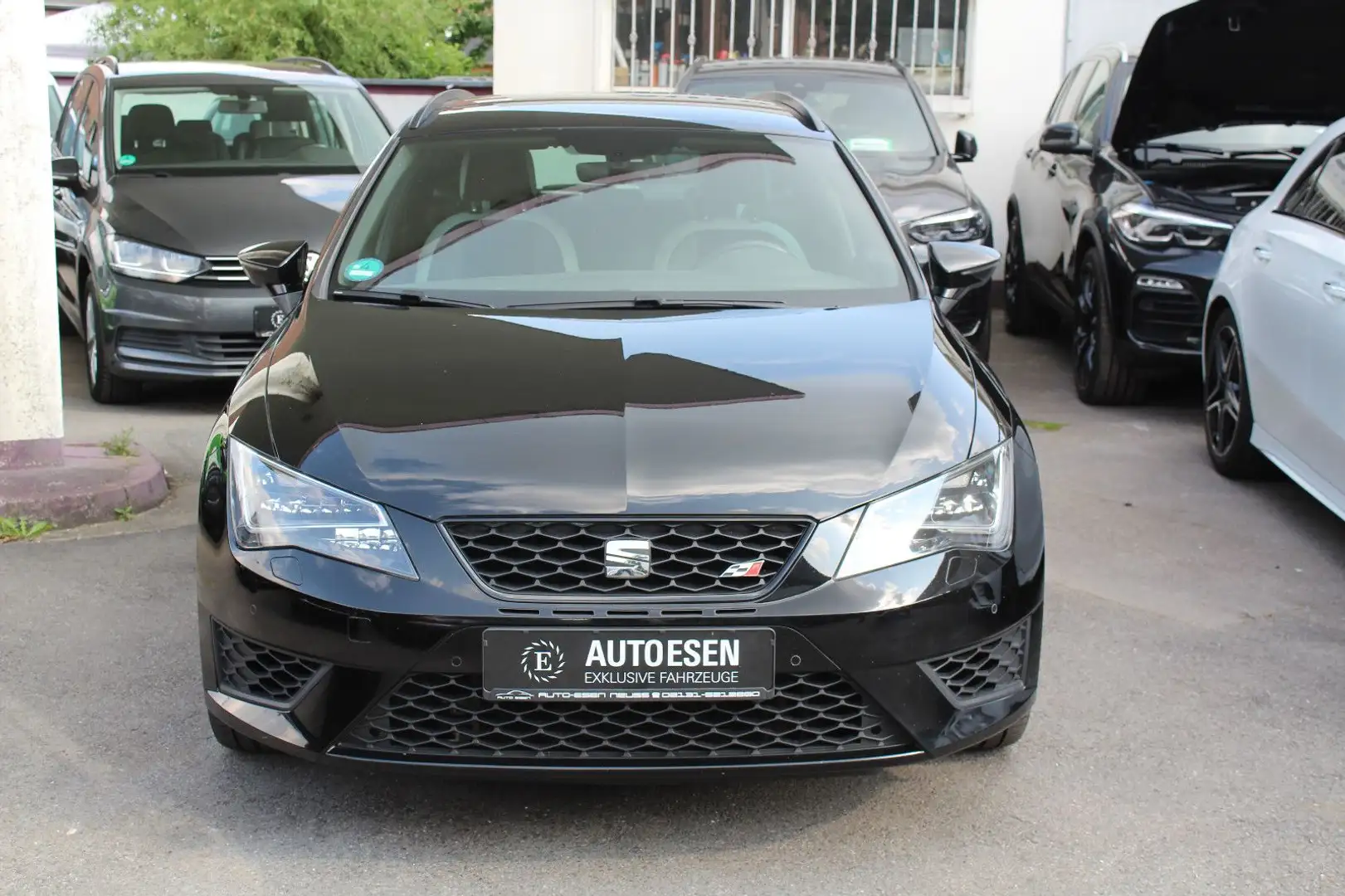 SEAT Leon 2.0 TSI Start&Stop ST CUPRA 290 DSG Schwarz - 2