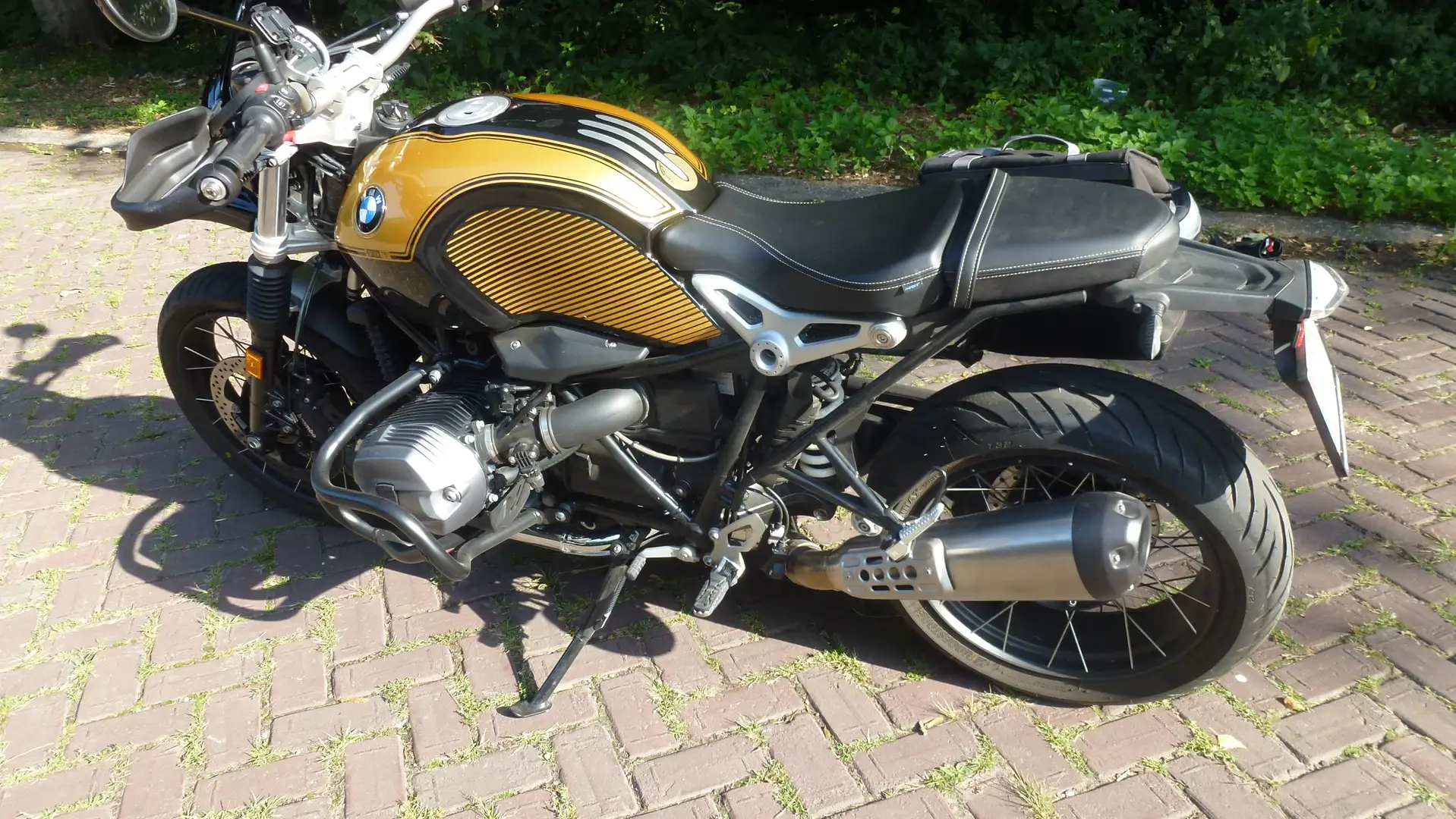 BMW R nineT Złoty - 1