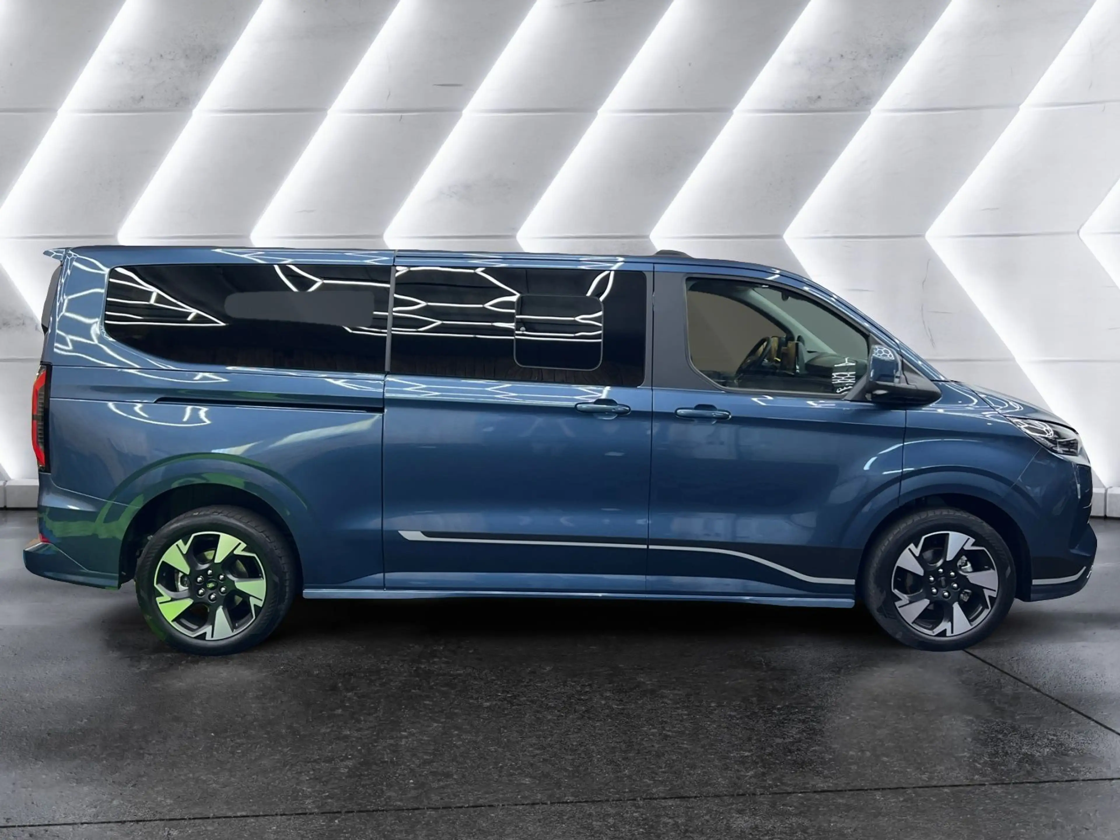 Ford Tourneo Custom L2 Sport | PHEV | Bus 8-Sitze | auf Lager — photo 6