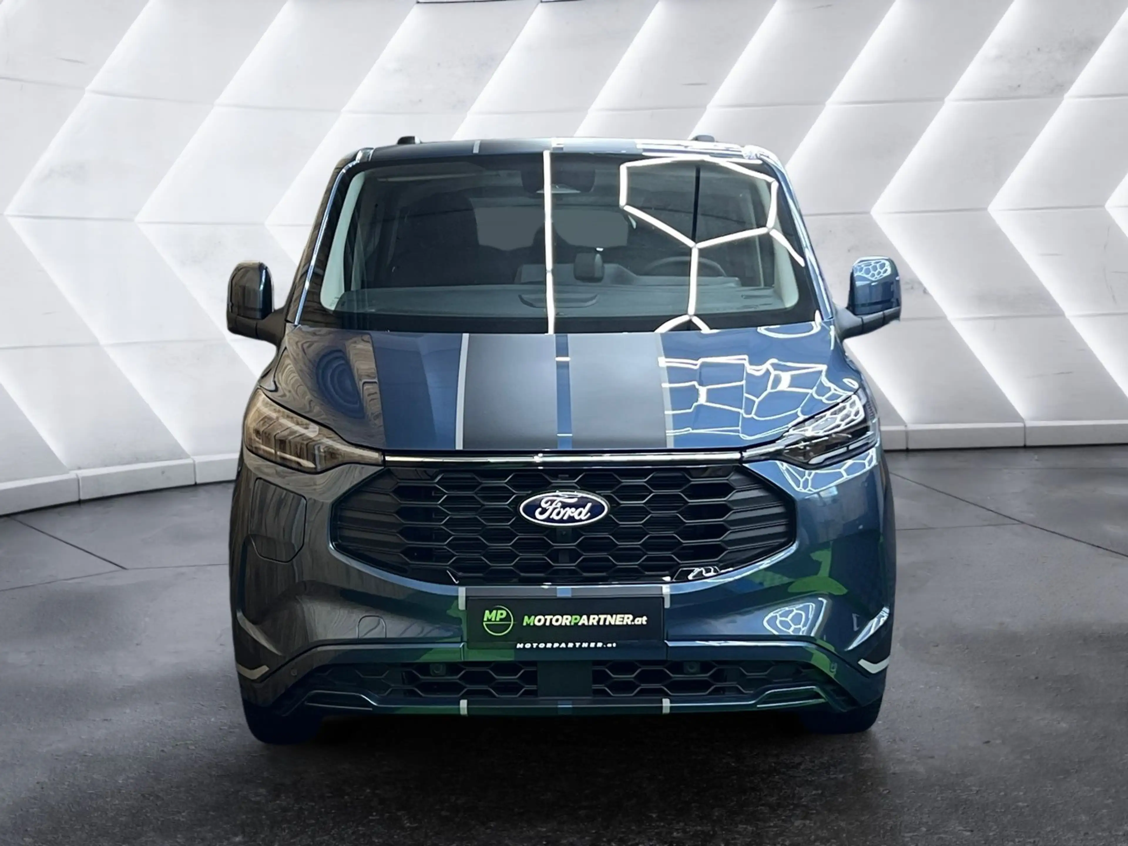 Ford Tourneo Custom L2 Sport | PHEV | Bus 8-Sitze | auf Lager — photo 8