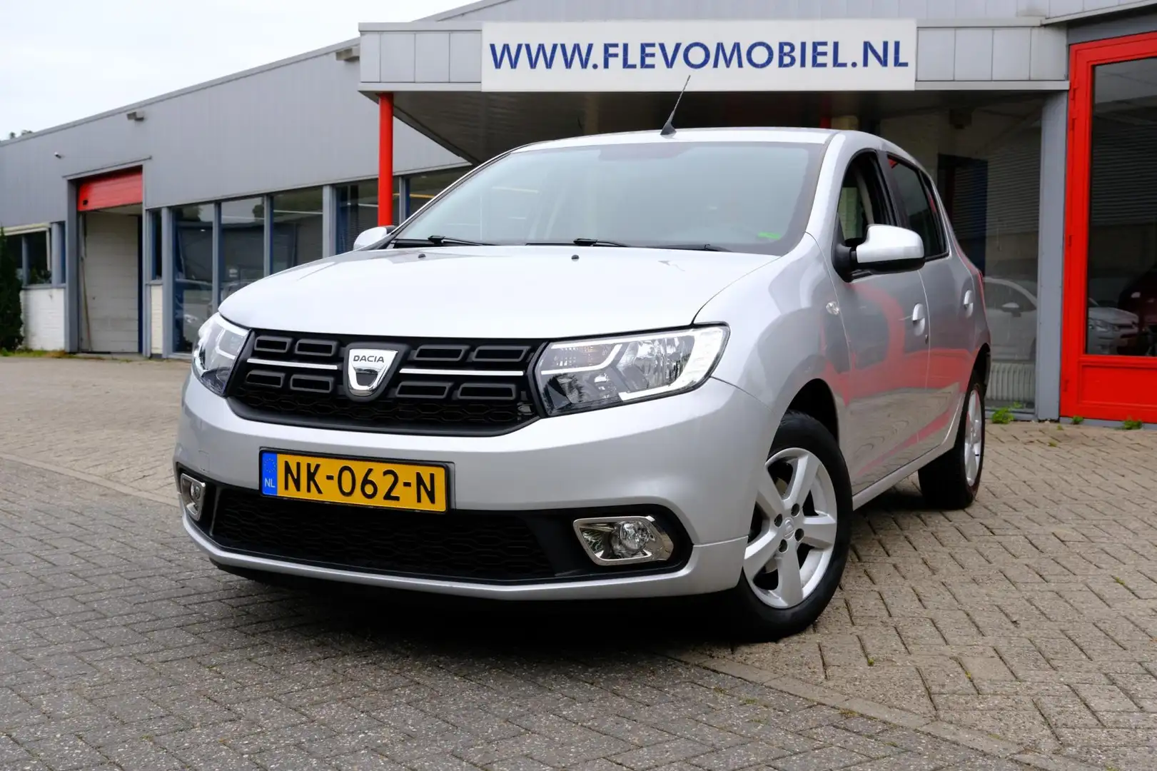 Dacia Sandero 0.9 TCe Laureate Aut. Airco|LMV|PDC Grijs - 1