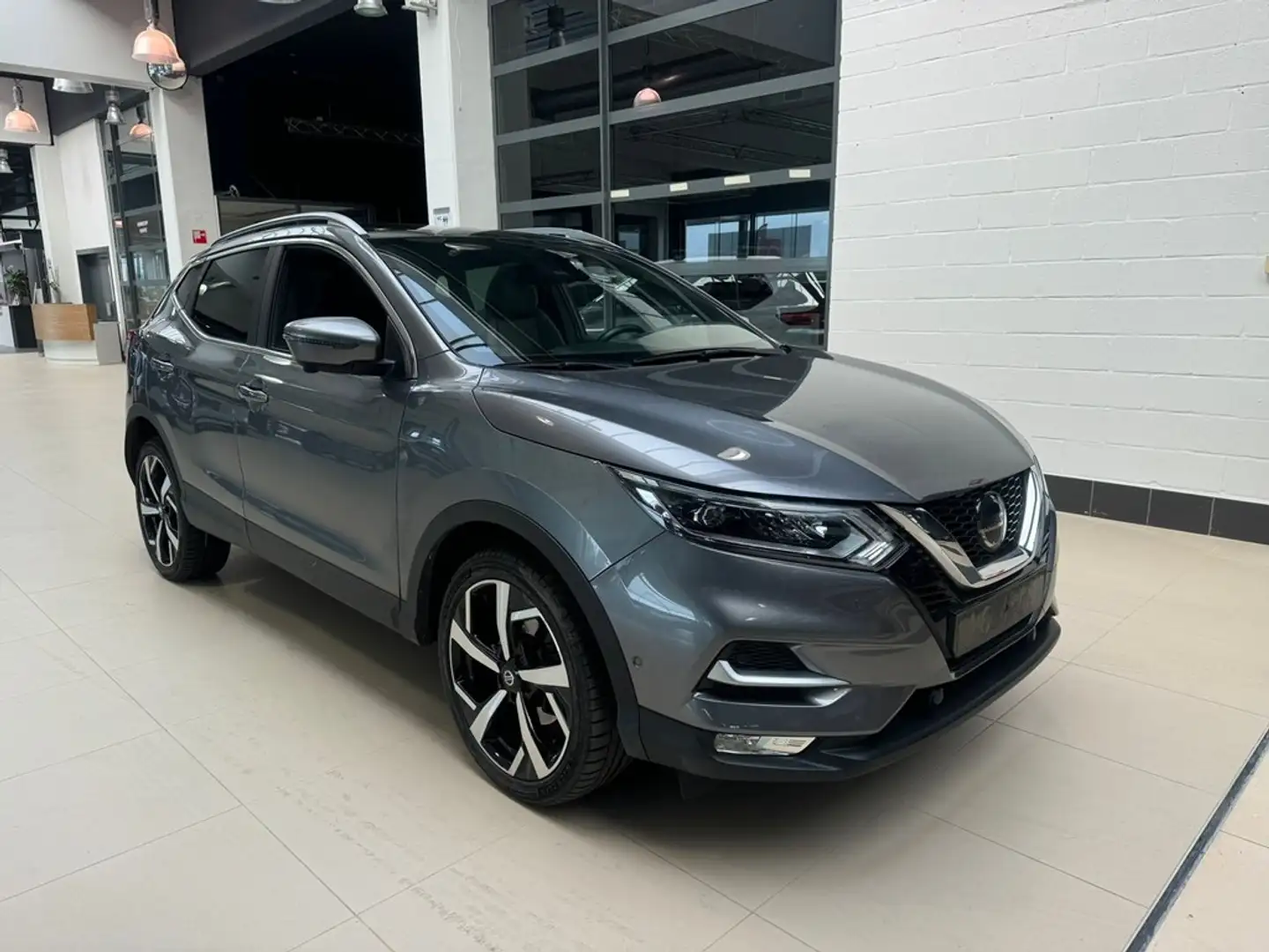 Nissan Qashqai DIG-T Tekna +  FULL OPTIE *360° Grijs - 1