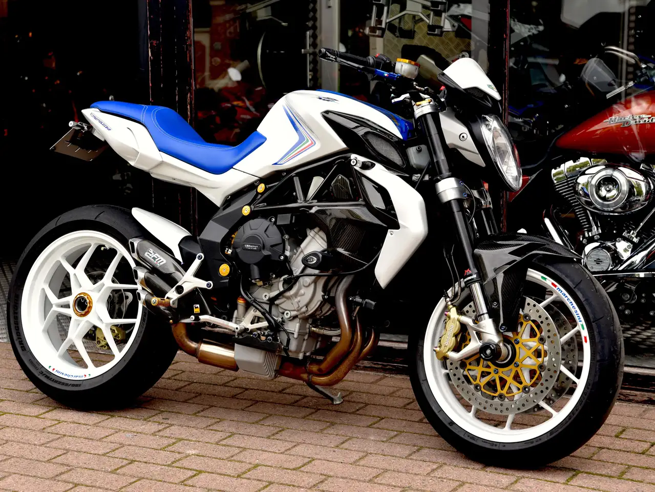 MV Agusta Brutale 800
