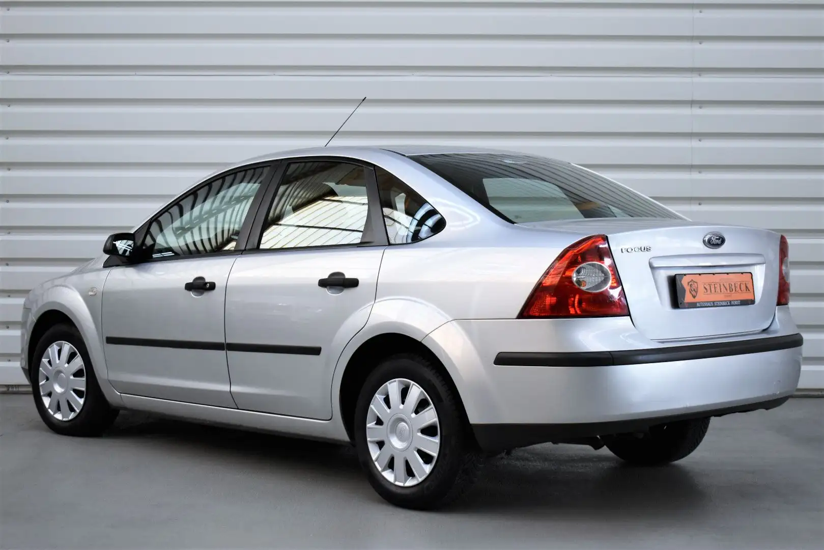 Ford Focus 1.6 Lim. Trend+Klima+Beheiz.Frontscheibe Argent - 2