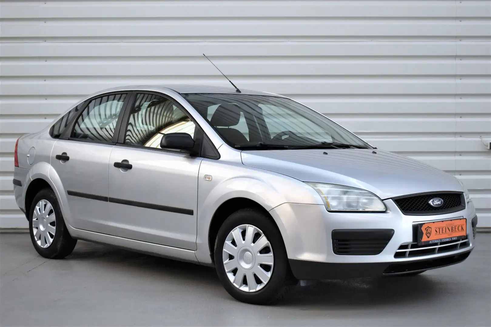 Ford Focus 1.6 Lim. Trend+Klima+Beheiz.Frontscheibe Argent - 1