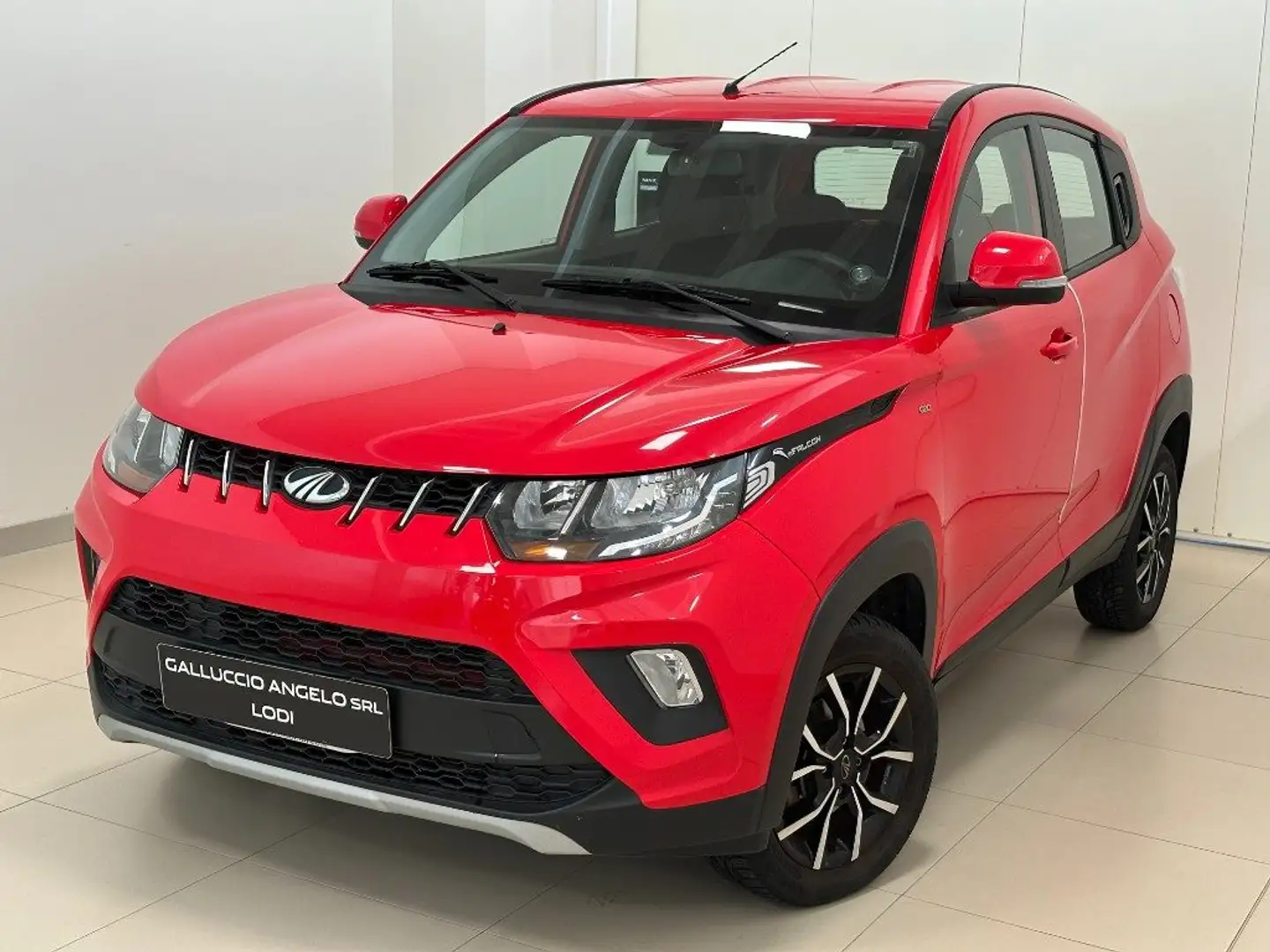 Mahindra KUV100 1.2 VVT K8 Rosso - 1