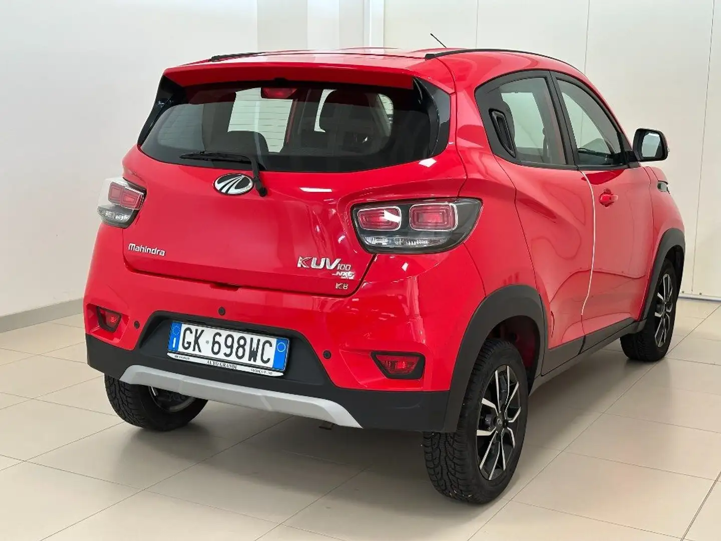 Mahindra KUV100 1.2 VVT K8 Rosso - 2