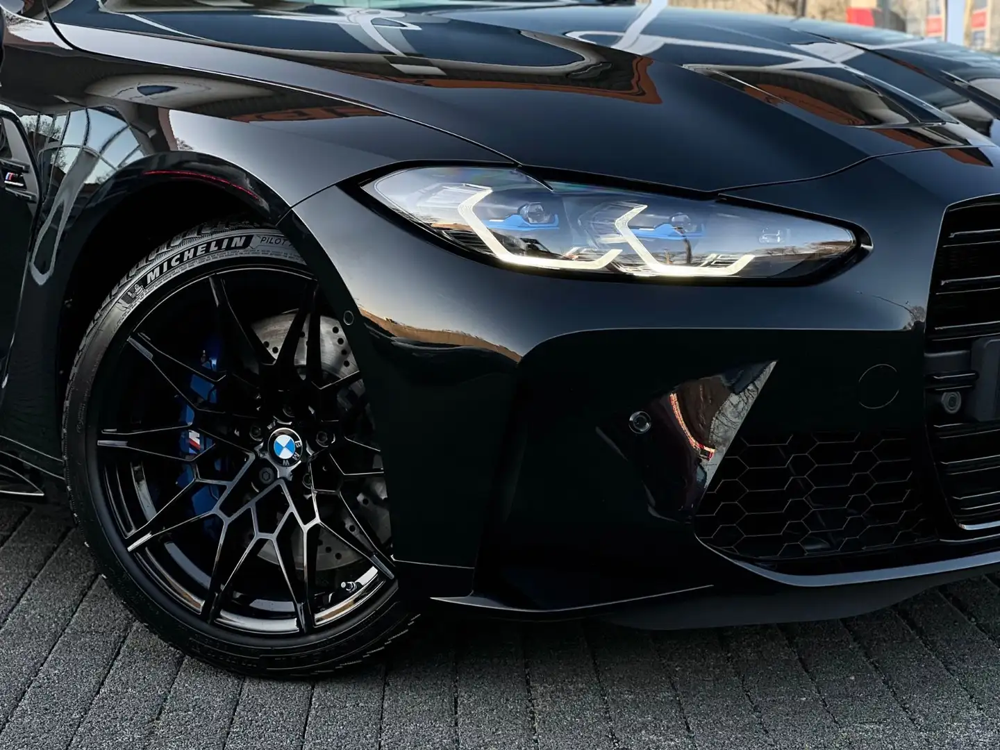 BMW M4 xDrive Competition CARBON*LASER*360°*HUD*H&K Schwarz - 2